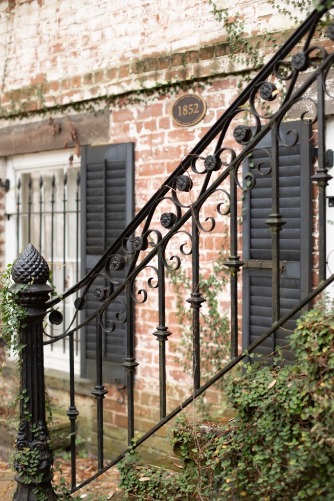 jones street best photo spots savannah georgia